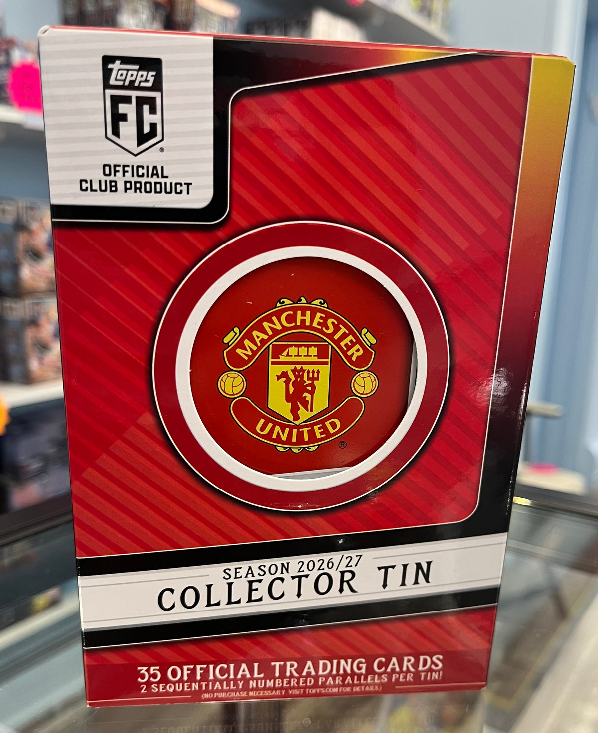 2026-27 MANCHESTER UNITED FOOTBALL CLUB TOPPS SEALED SOCCER TIN- 35 CARDS AND ? 1 AUTO- $42