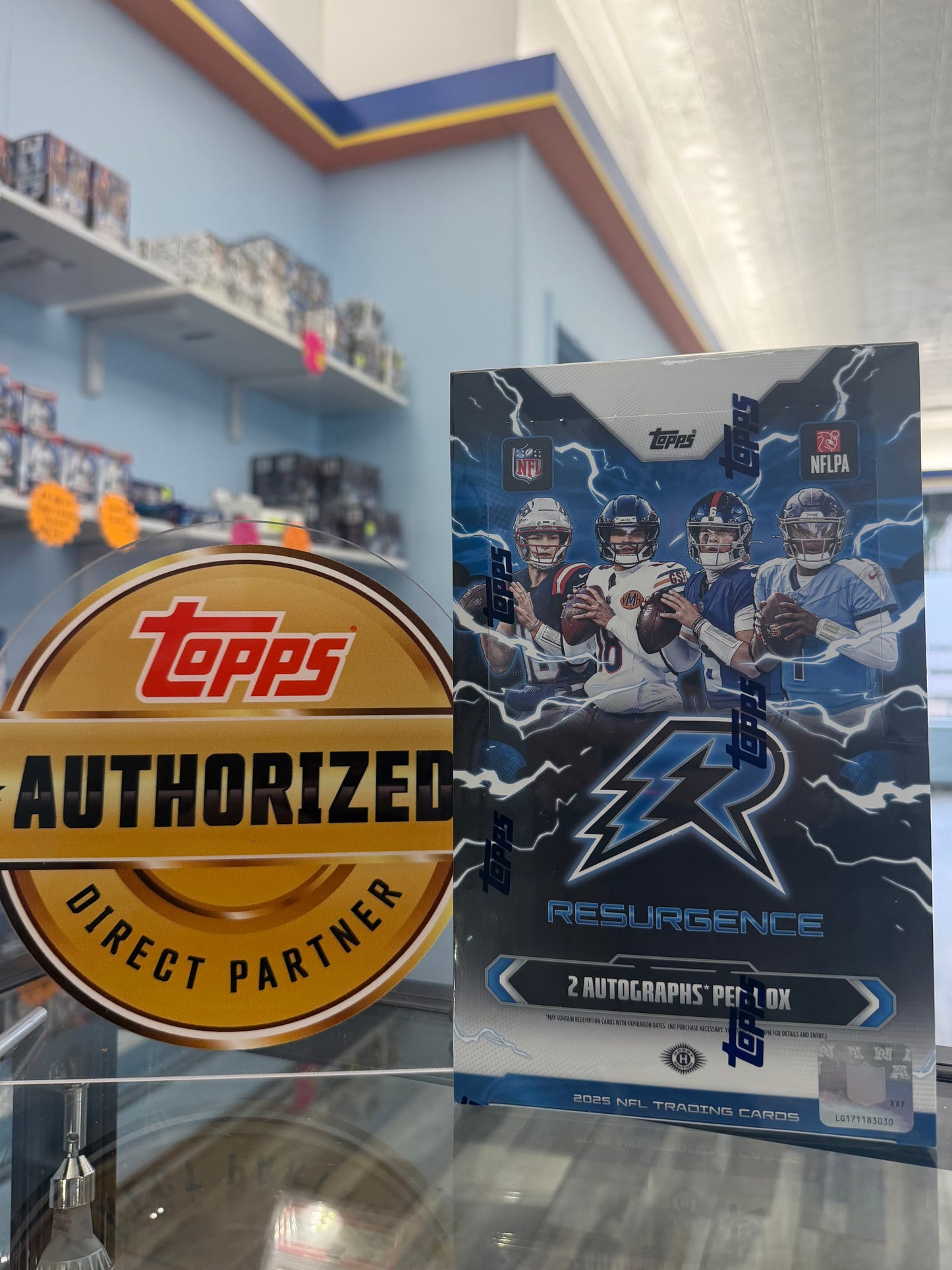 2025 TOPPS NFL FOOTBALL RESURGENCE SEALED HOBBY BOX w/ 2 AUTOS $395