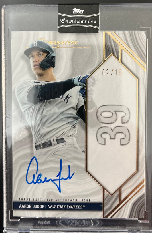 AARON JUDGE YANKEES AUTO SIGNED ON CARD 2022 TOPPS LUMINARIES MINT GORGEOUS!! # 2/15