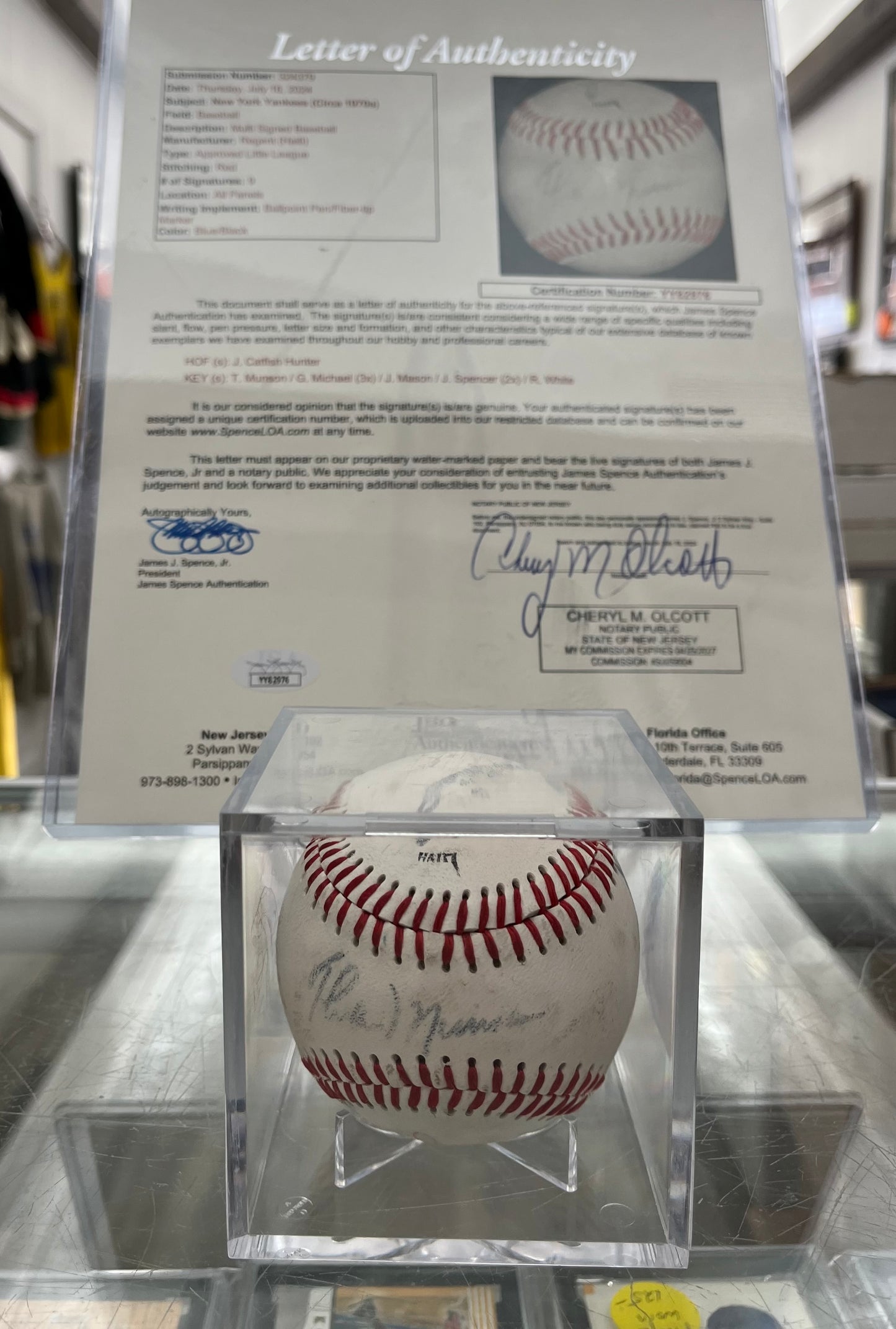 THURMAN MUNSON RARE YANKEES SIGNED AUTO BASEBALL W/ 7 OTHER PLAYERS INC. CATFISH HUNTER- JSA LOA-SUPER RARE- $775!