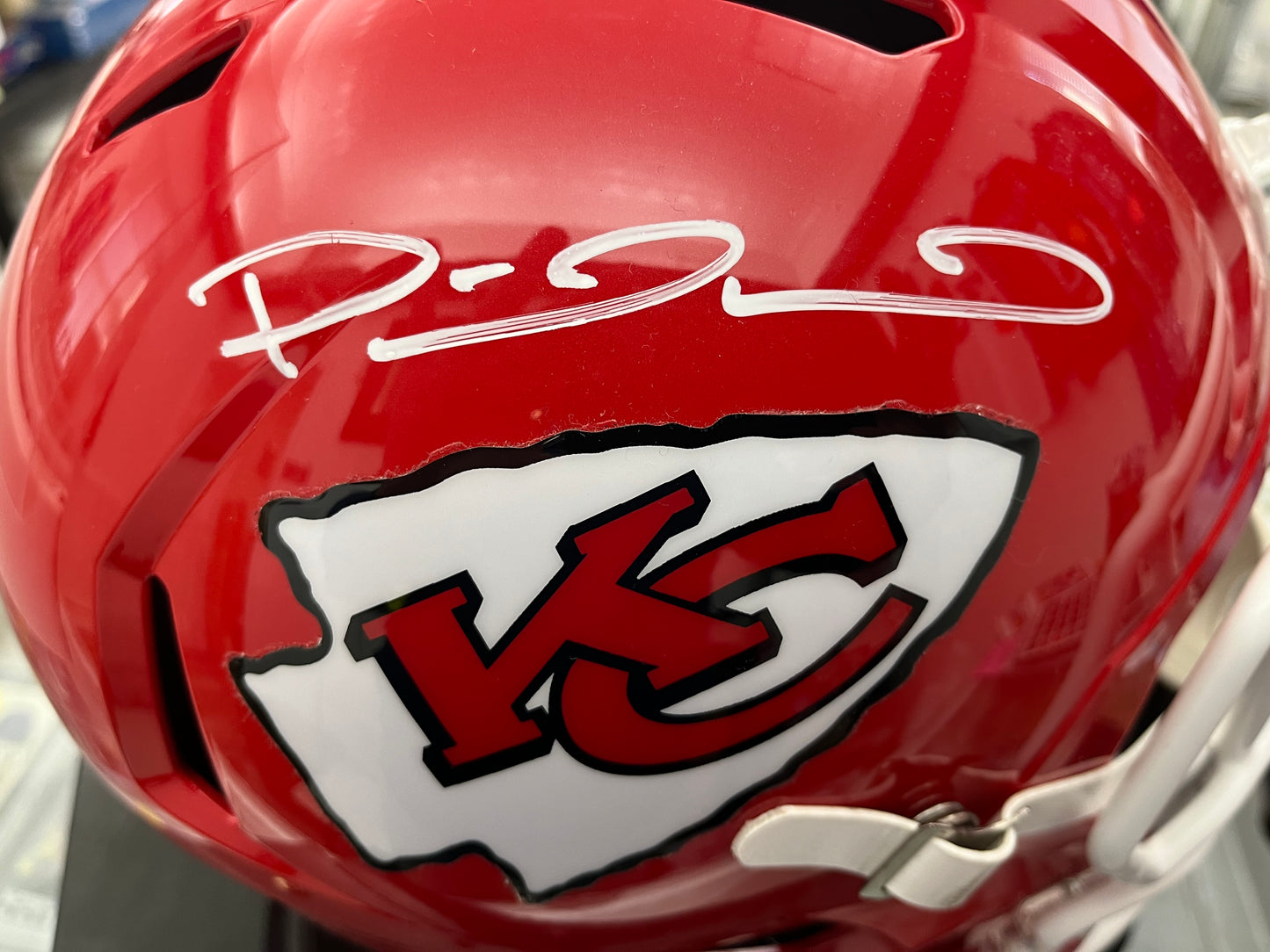 PATRICK MAHOMES CHIEFS SUPER BOWL !! SIGNED AUTO FULL SIZE RIDDELL FOOTBALL HELMET BECKETT- BEST PRICE ANYWHERE- GORGEOUS